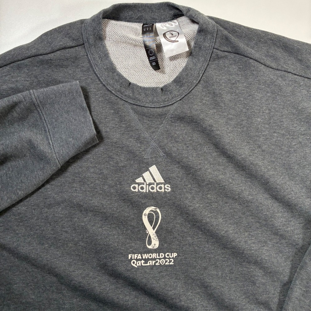 Adidas FIFA World Cup Qatar 2022 Sweatshirt Medium Gray Crewneck‎ Soccer